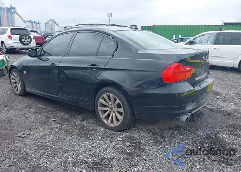 2011 BMW 328I xDrive z USA, uszkodzony, nr VIN WBAPK5C54BF121544